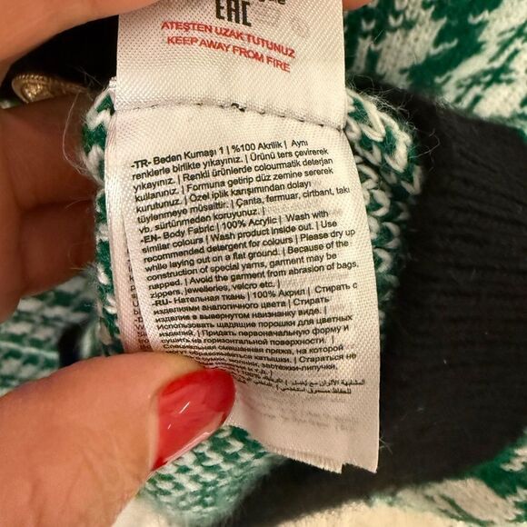 DeFacto Relax Fit Crew Neck Vest with Gold Buttons, Size‎ M - Picture 15 of 15